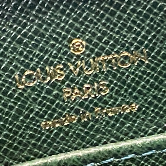 💕💕💕SOLD💕💕💕
🤩🤩🤩ORSAY TAUGA GREEN CLUTCH🤩🤩🤩 - Picture 15 of 16